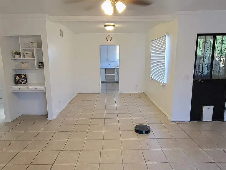401 E Pastime Rd — Photo 5