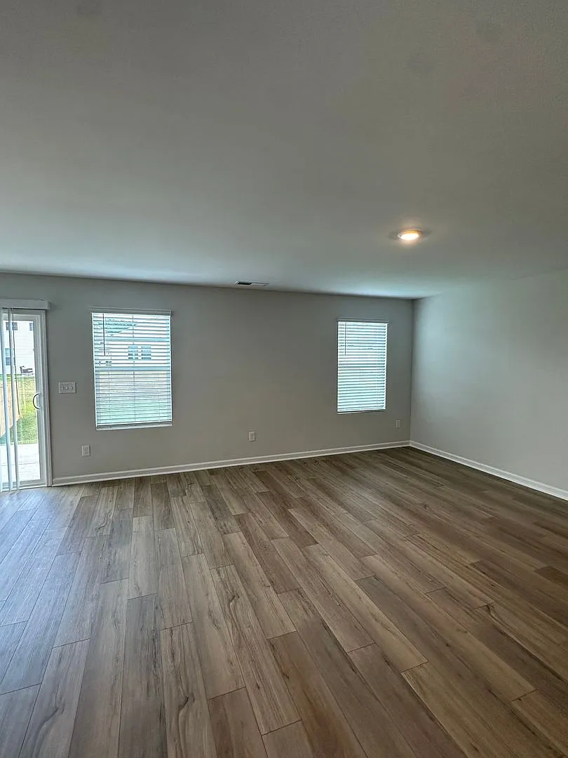 Never lived in home!! New Build — Photo 3