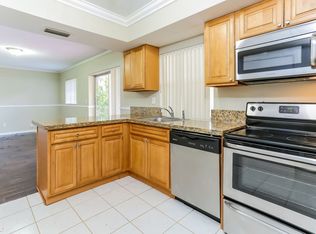 7121 NW 11th St, Plantation, FL 33313