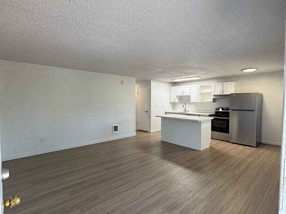 1st image of 17461 Ambaum Blvd S #210