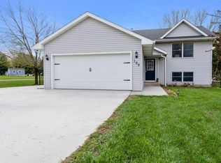 100 N Meadow Ln, Roberts, WI 54023