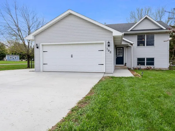 100 N Meadow Ln, Roberts, WI 54023