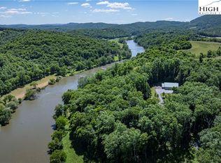 24 Moxley Ridge Rd, Independence, VA 24348