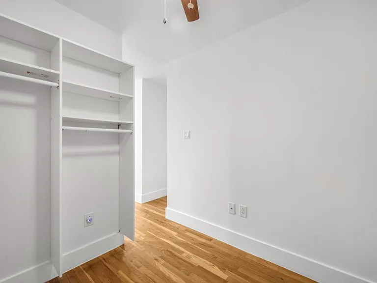 437 E 9th St #3 — Photo 5