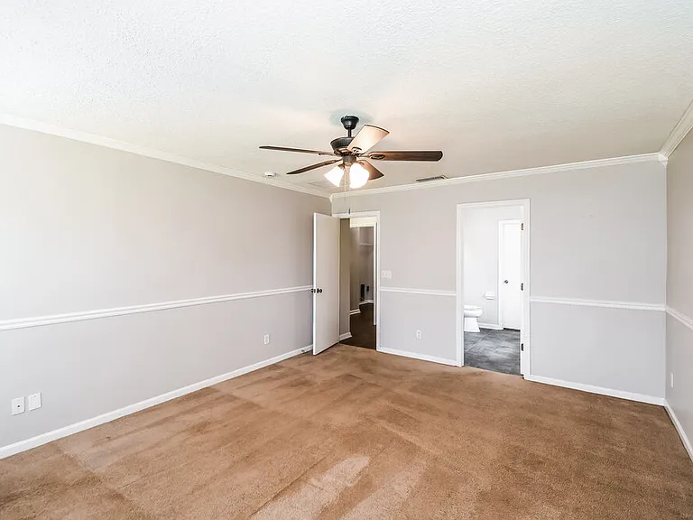 2285 Brian Lakes Dr E — Photo 9