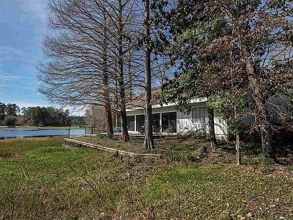 5th image of 219 Hazel Dr