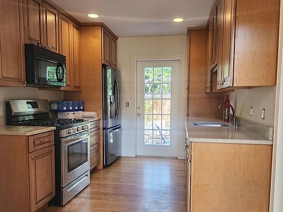2nd image of 6 Butternut Ln #1