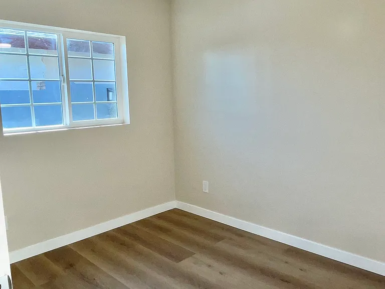 385 Theresa Way — Photo 15