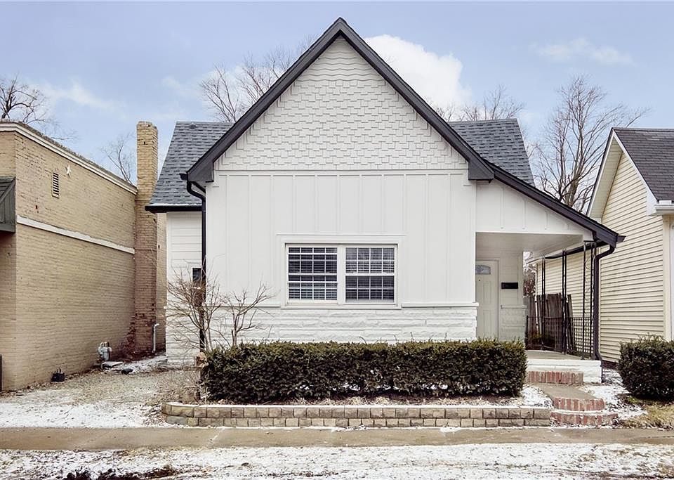1st image of 620 Pleasant St