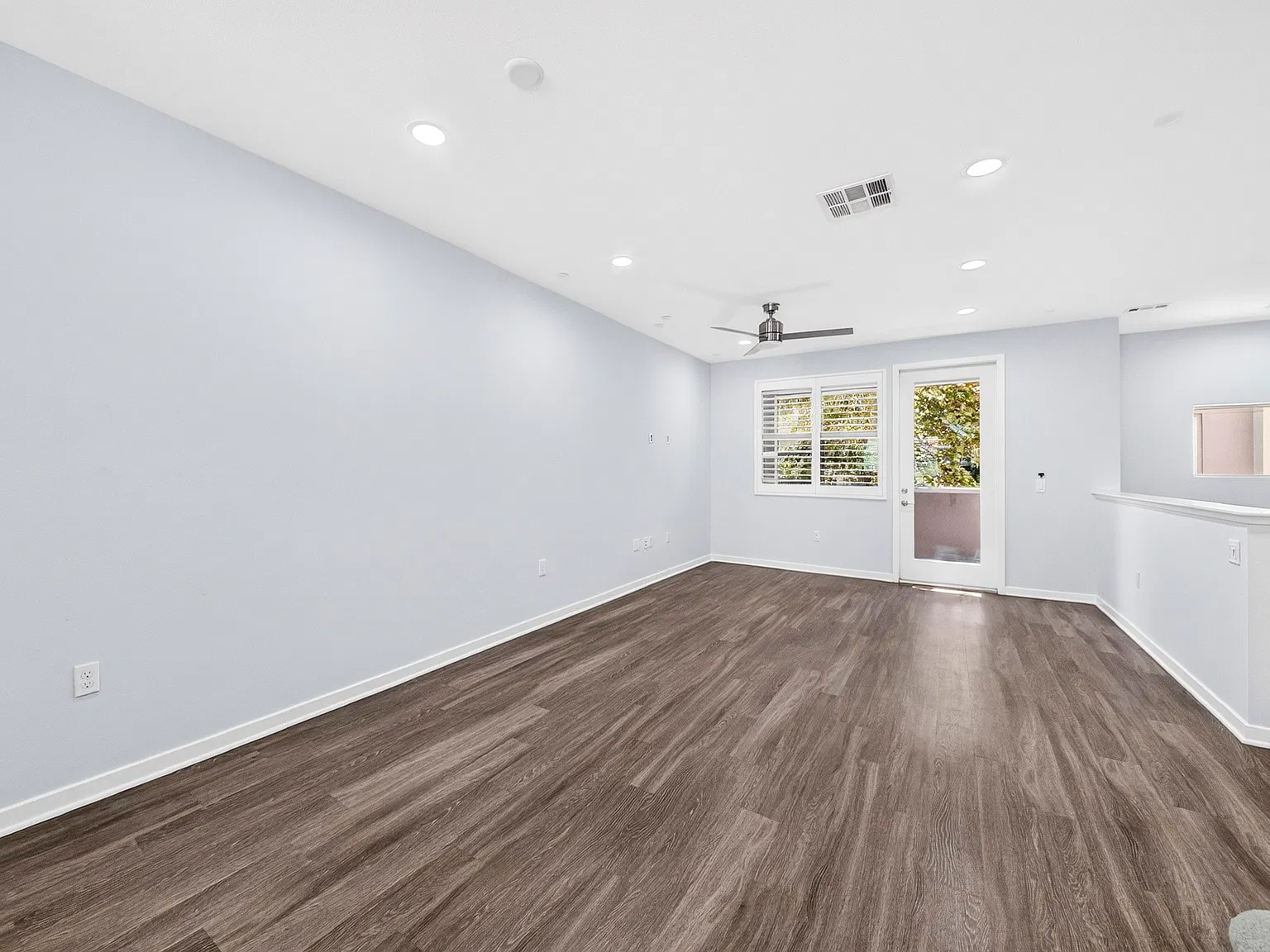 4 bed, 2091 sqft, $4,250 — Photo 4