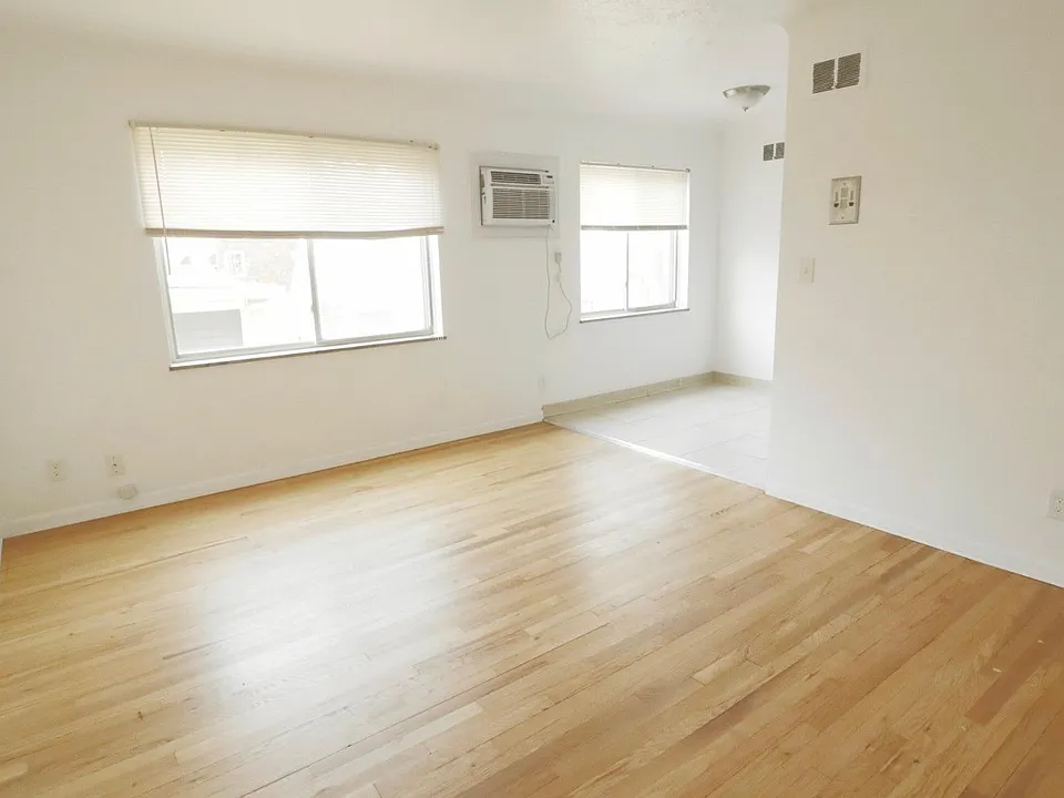 1451 Riverside Dr #5