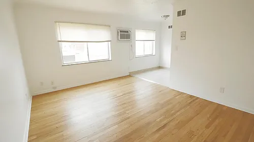 1451 Riverside Dr #5 Photo 1