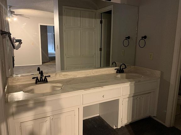 4th image of 4300 Amistad Dr