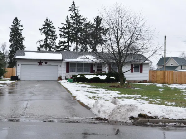909 Merryview Dr, Sturgis, MI 49091