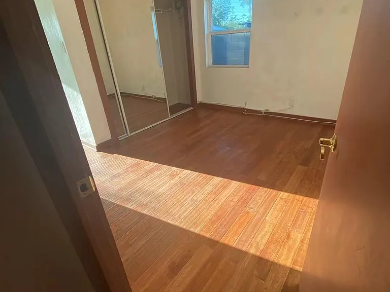 2142 E Clarendon Ave — Photo 8