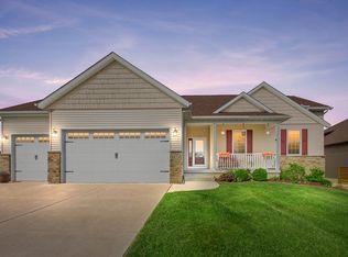 5674 Idaho Dr, Bettendorf, IA 52722