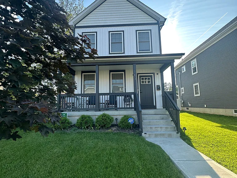 157 N Powell Ave — Photo 1