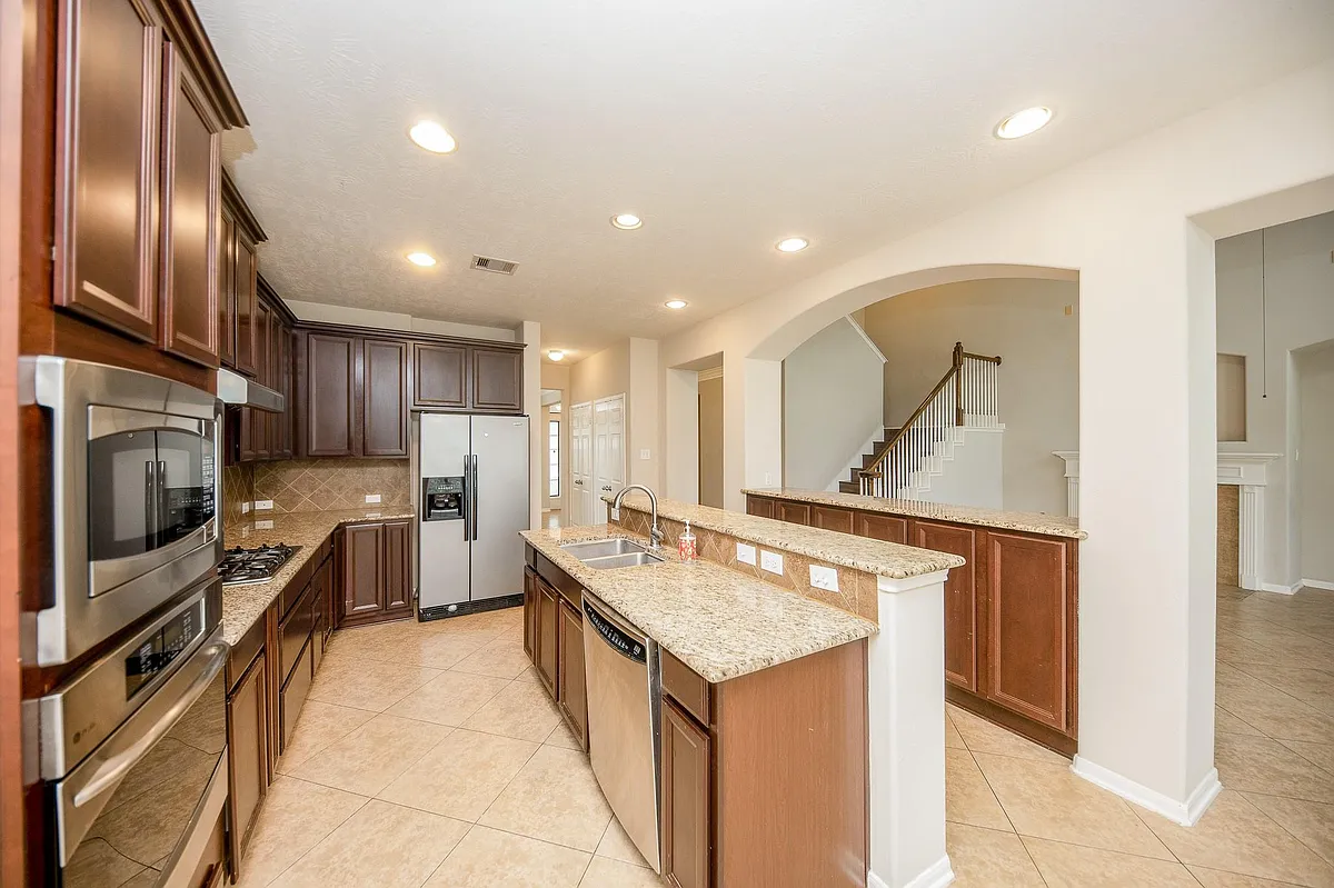 Building Photo - 602 Coggins Point Way