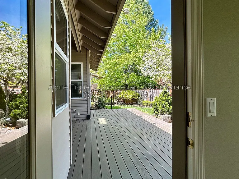 820 NW Pebble Beach Way — Photo 16