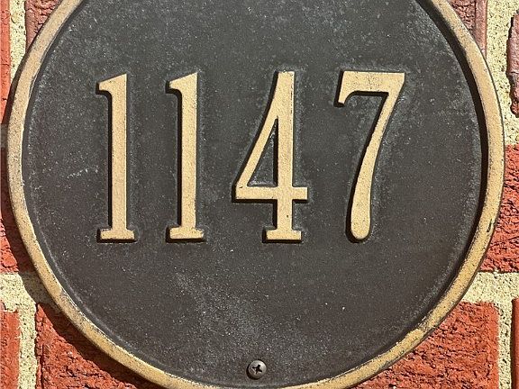 3rd image of 1147 Bonnie Pl