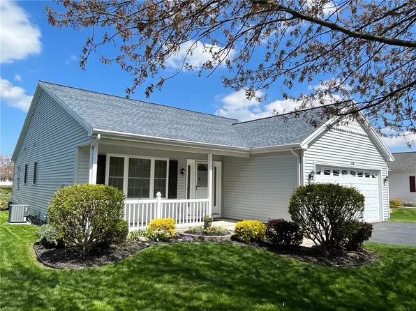 118 Freedom Pond Ln, North Chili, NY 14514
