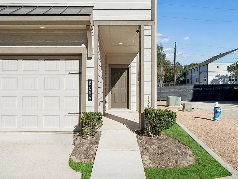 8604 Hollyoaks Creek Ln — Photo 9