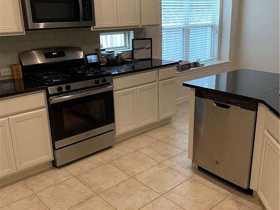 3rd image of 612 Linares Ln
