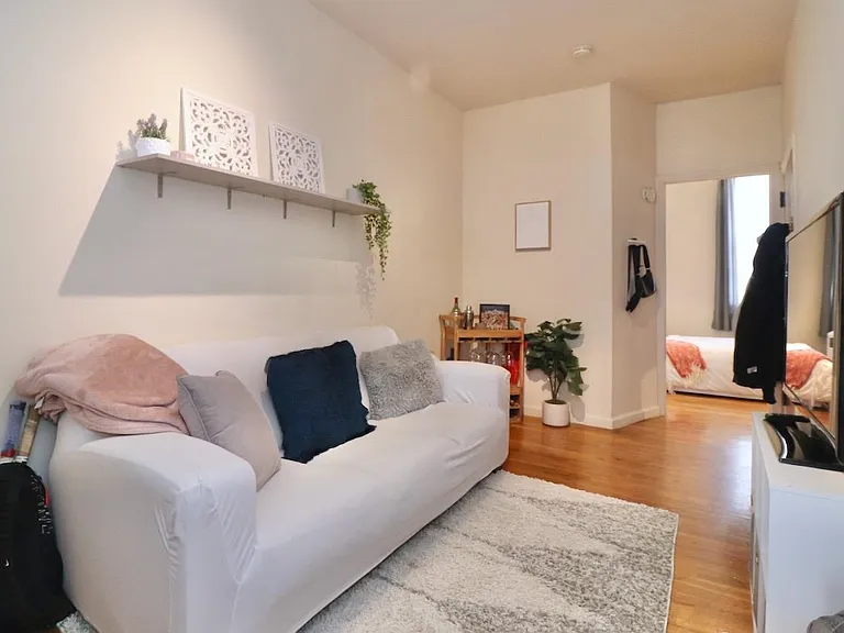 510 Adams St #2R — Photo 2