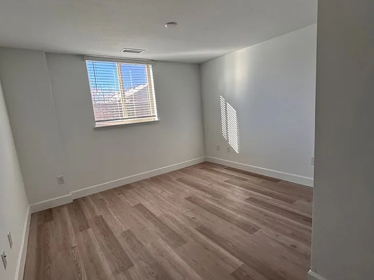 3647 S Lisbon Ct — Photo 31