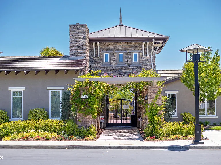 1538 Seabridge Ln — Photo 44