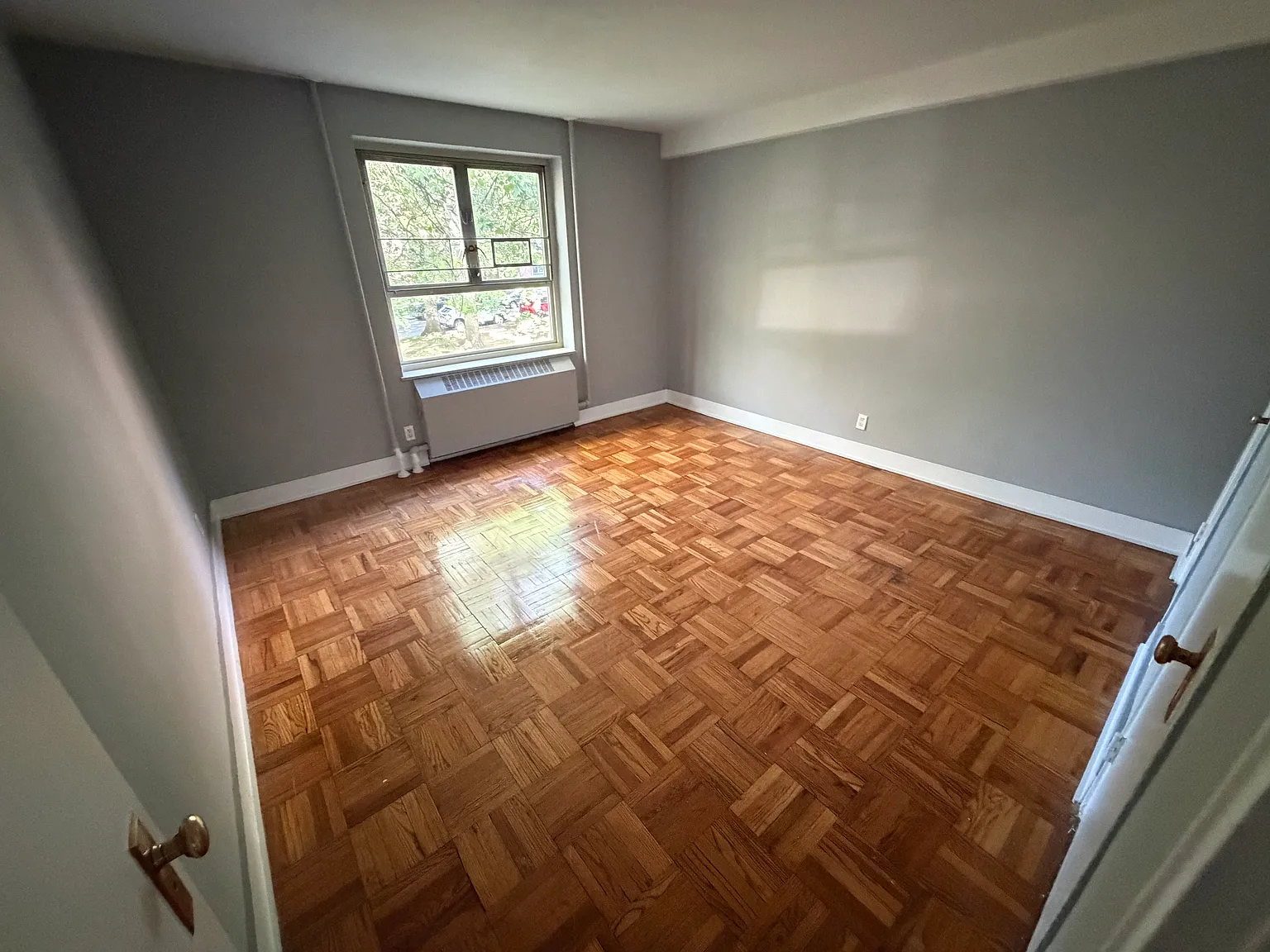 71st Cres, Fresh Meadows — Photo 4
