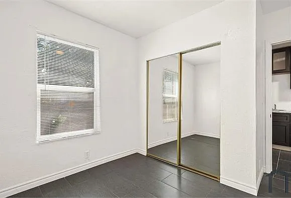 881 W Grand Ave #B — Photo 5