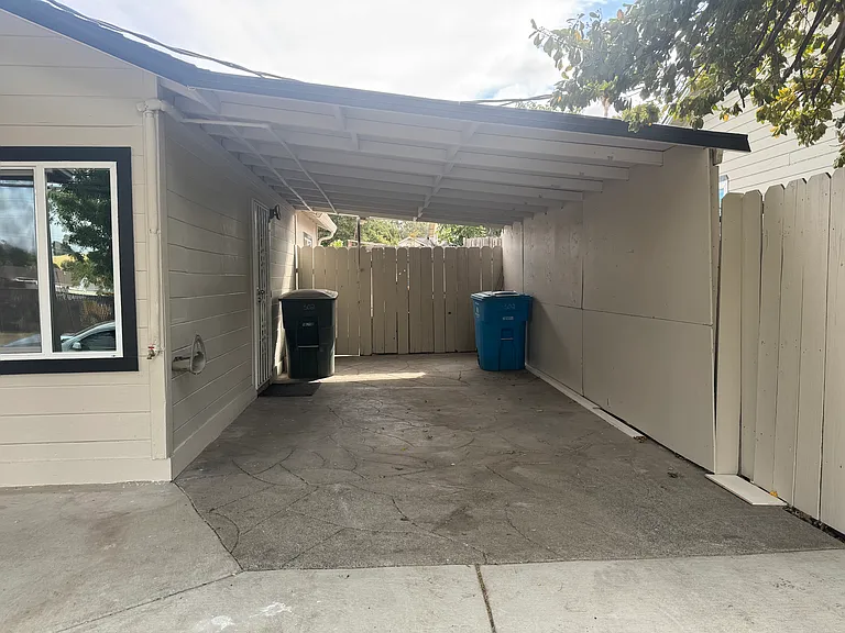 302 Brown St — Photo 2