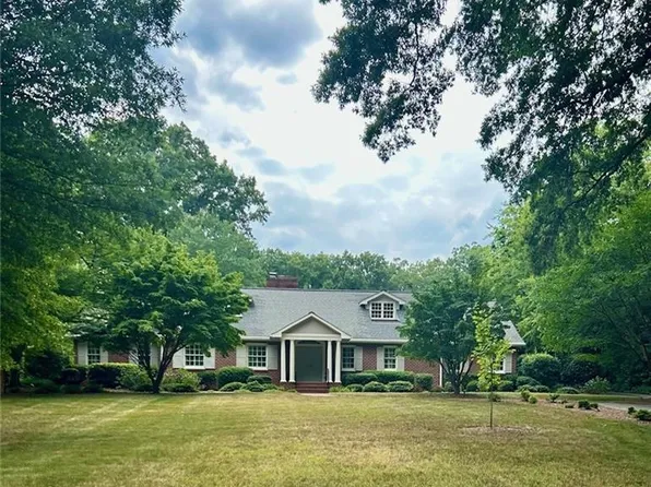 370 S Westview Dr, Winston Salem, NC 27104
