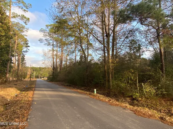 3616 Dale Ln, Moss Point, MS 39563