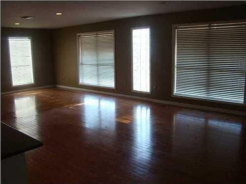 3rd image of 101 S Pinecrest Dr