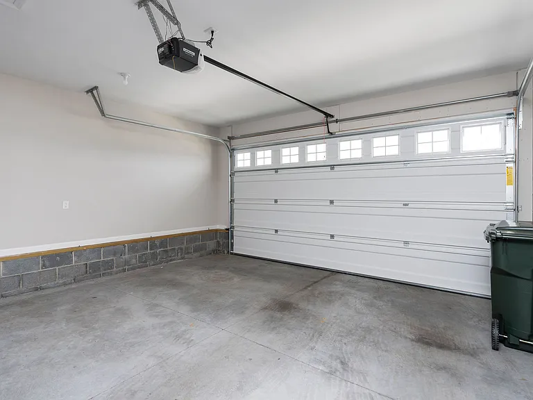 209 Spring Run Ln — Photo 18