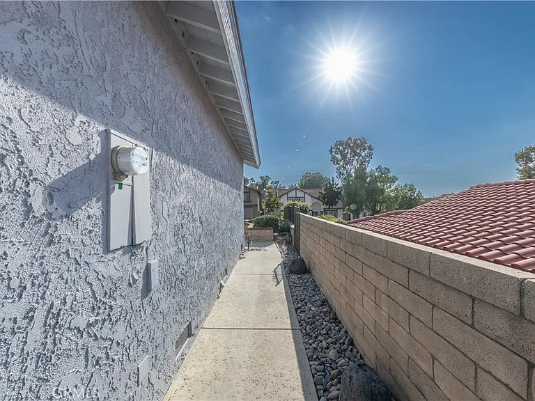 980 S Loyola Dr — Photo 47