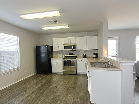 3rd image of 12321 Drummond Dr