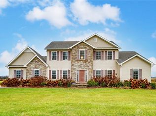 6747 Horseshoe Ln, Springfield, OH 45502