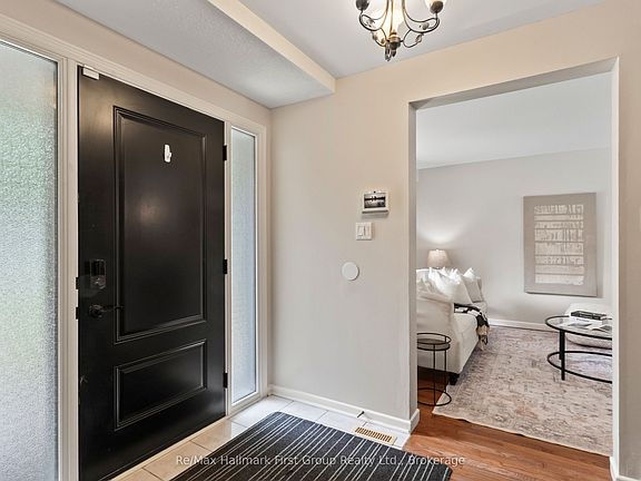 5th image of 523 Reynolds St
