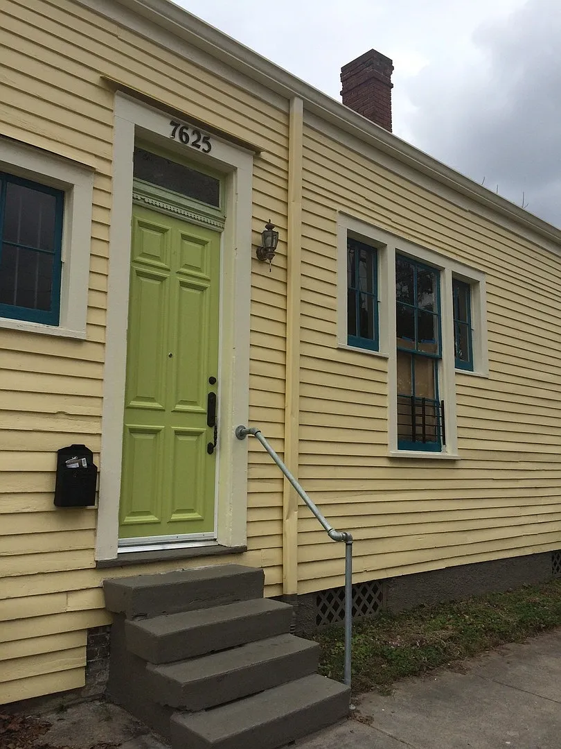 Spacious three bedroom — Photo 1