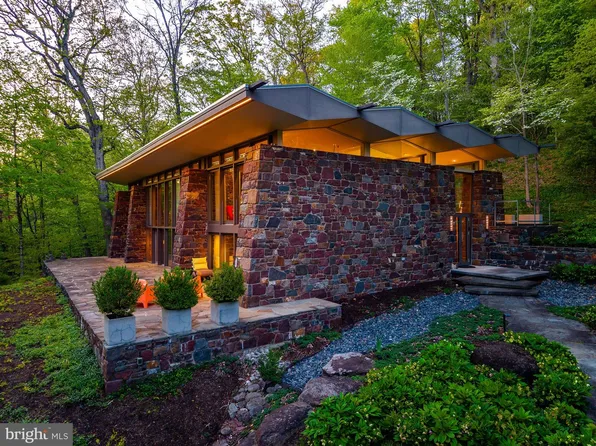 372 Brownsburg Rd, Newtown, PA 18940