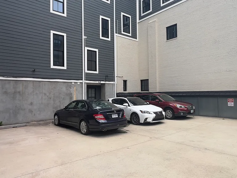 1209 G St SE #8 — Photo 34