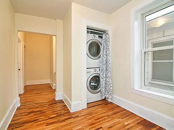 2nd image of 563 Campbell St #2