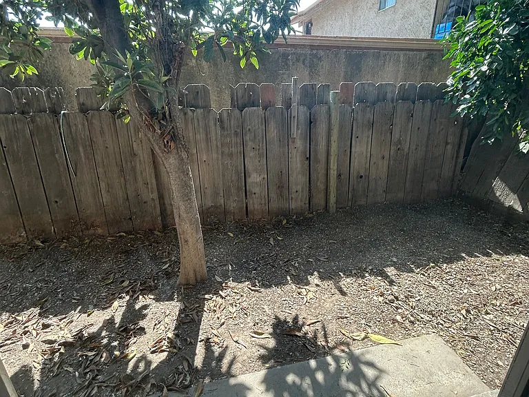 93 E Hazelwood Ln #B — Photo 5