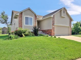 906 W Onewood Ct, Andover, KS 67002