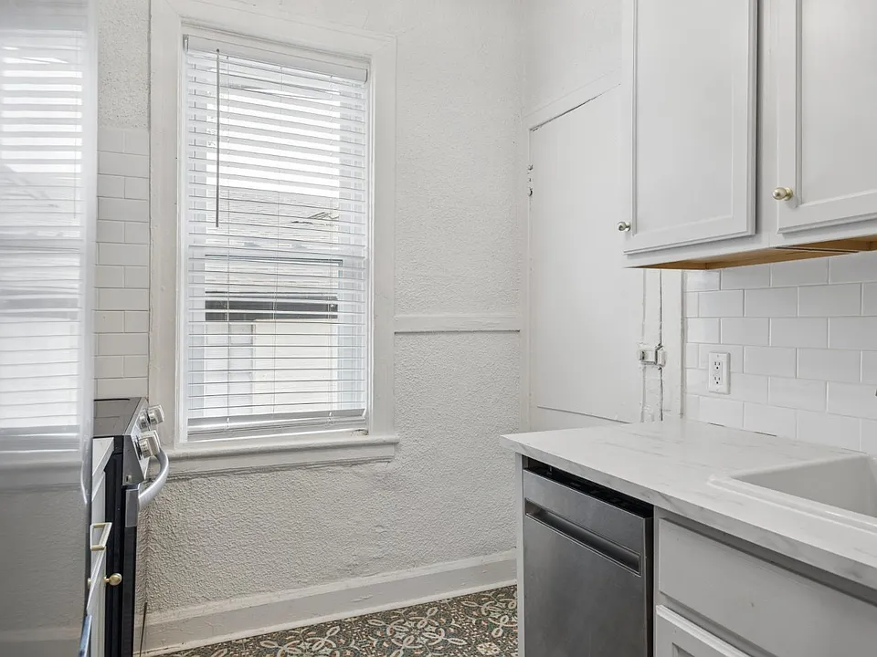 148 Clark Pl #6