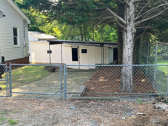 Outbuilding is 600 sq. ft.