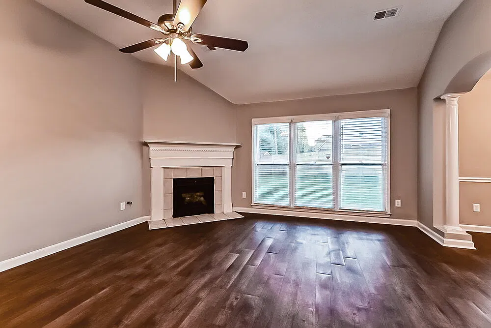 3 bed, 2.0 bath, 1834 sqft, $1,930 — Photo 3